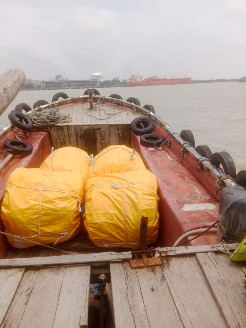 Supply boat operations for marine service